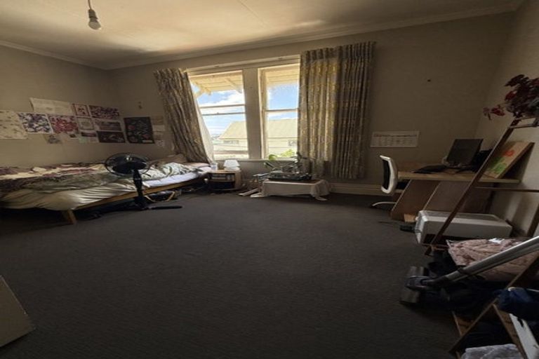 Photo of property in 4 Rixon Grove, Mount Victoria, Wellington, 6011