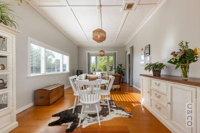 Photo of property in 76 Awaroa Road, Helensville, 0800