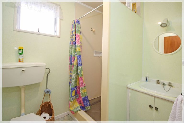 Photo of property in 12 Hillary Street, Foxton, 4814