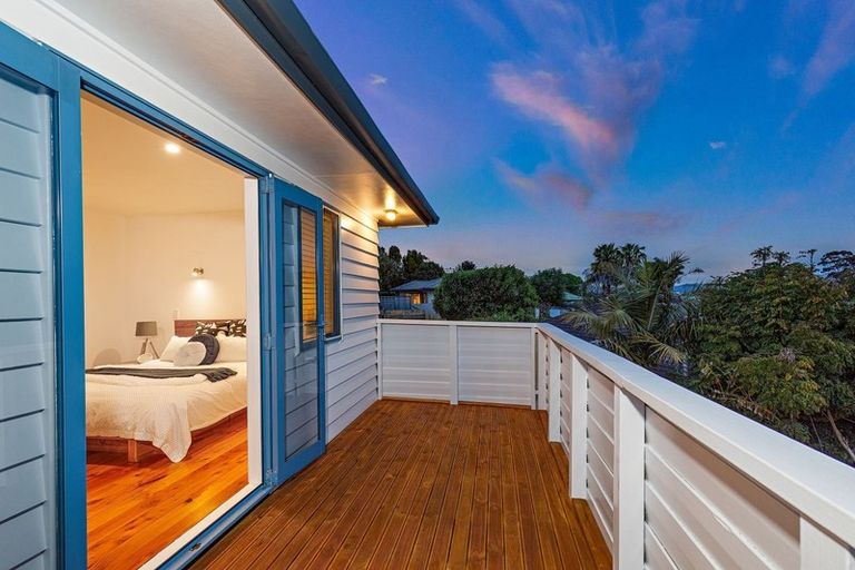 Photo of property in 15 Blethyn Place, Te Atatu South, Auckland, 0610