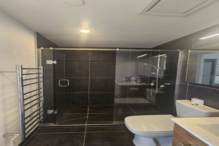 Photo of property in 10 Celeste Place, Totara Vale, Auckland, 0627