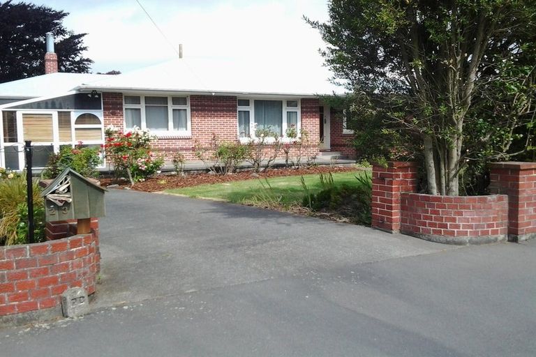 Photo of property in 23 Middlepark Road, Sockburn, Christchurch, 8042