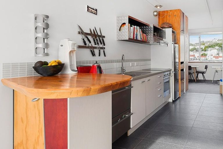 Photo of property in Qba Apartments, 4b/51 Webb Street, Mount Cook, Wellington, 6011