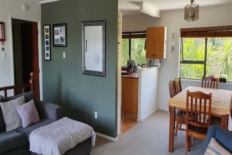 Photo of property in 2/15 Louise Place, Browns Bay, Auckland, 0630