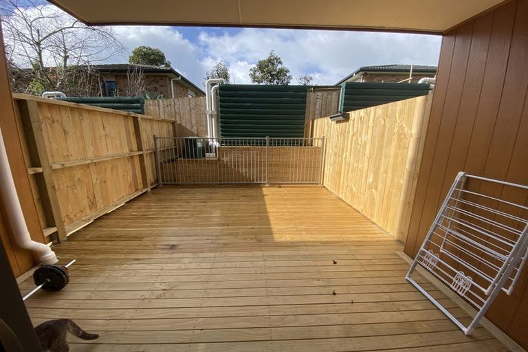 Photo of property in 19 Hewlett Road, Massey, Auckland, 0614