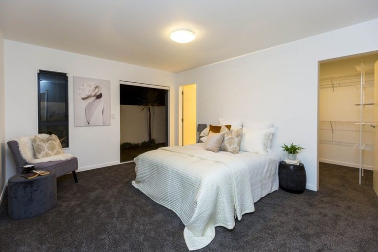 Photo of property in 1 Garrett Place, Riverstone Terraces, Upper Hutt, 5018