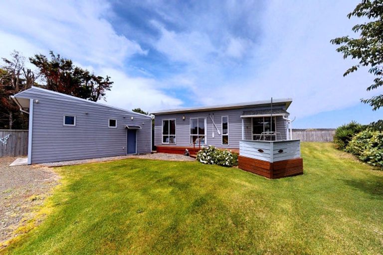 Photo of property in 11 Ramona Avenue, Waitarere Beach, Levin, 5510