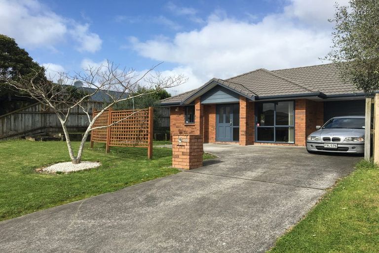 Photo of property in 1 Tir Conaill Avenue, Flat Bush, Auckland, 2019