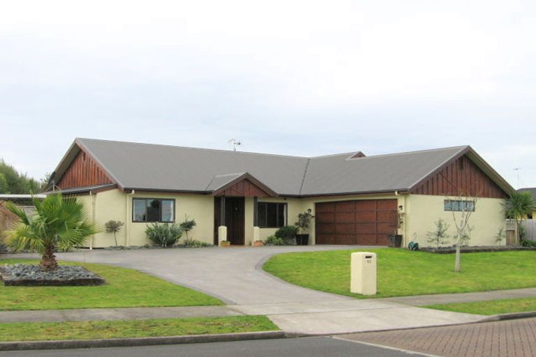 Photo of property in 49 Waiwherowhero Drive, St Andrews, Hamilton, 3200