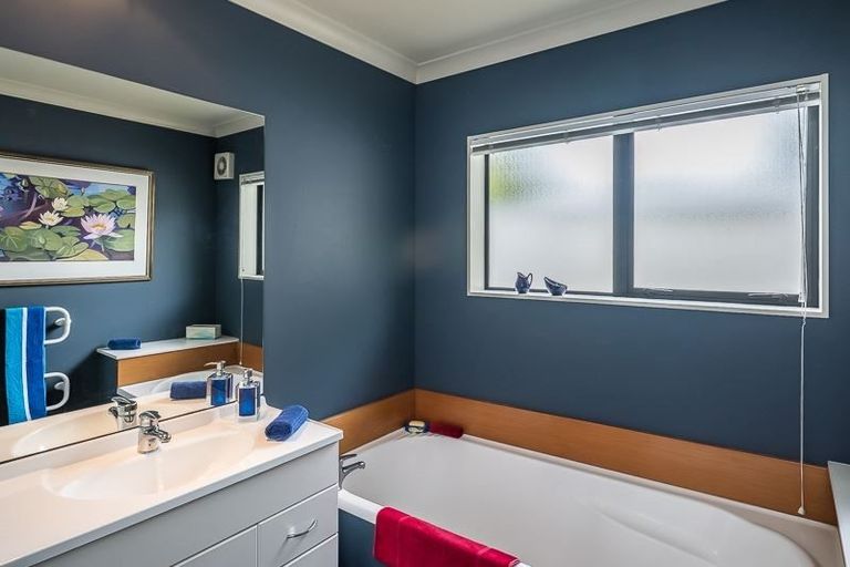 Photo of property in 5 Central Park, Paraparaumu Beach, Paraparaumu, 5032