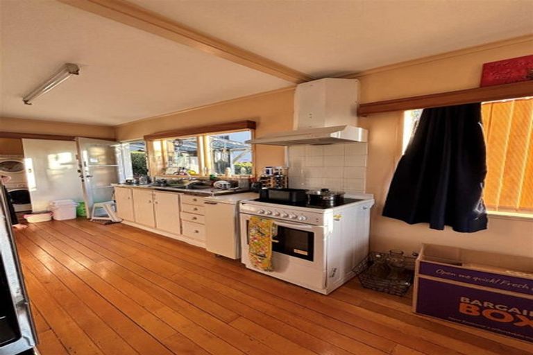 Photo of property in 125 Browns Bay Road, Browns Bay, Auckland, 0630
