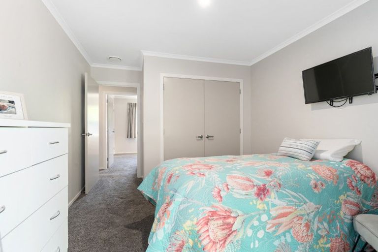 Photo of property in 74 Park Road, Carterton, 5713