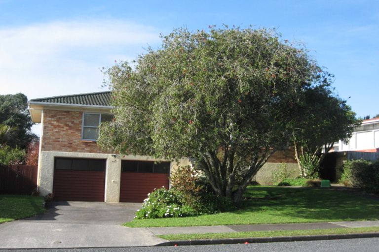 Photo of property in 1 Kahurangi Place, Hillpark, Auckland, 2102