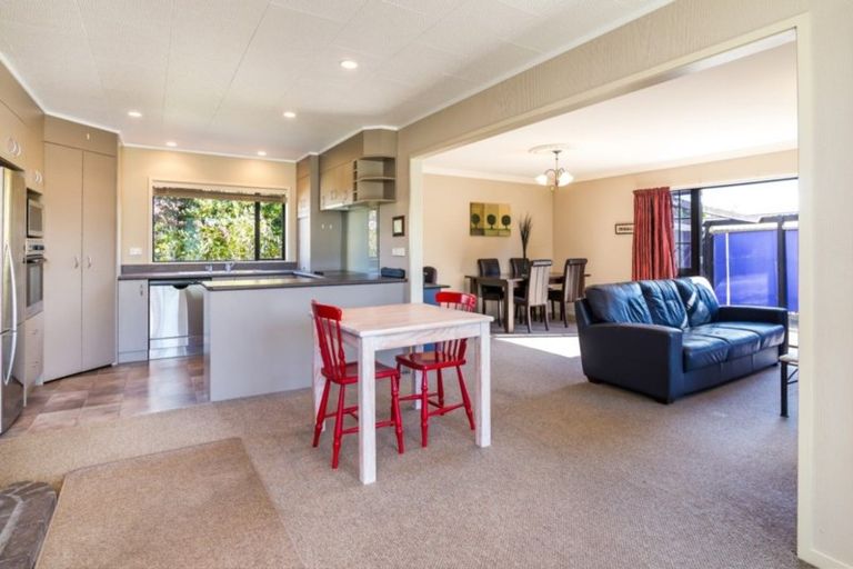 Photo of property in 2 Ascot Close, Richmond Heights, Taupo, 3330