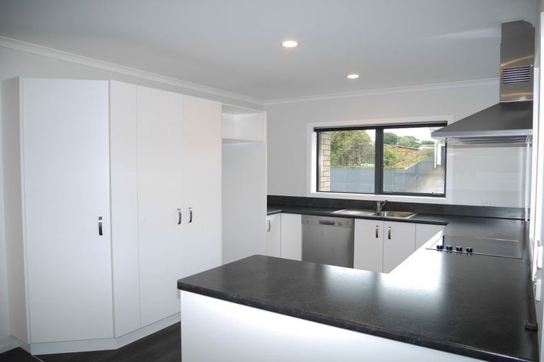Photo of property in 12 William Street, Waikanae Beach, Waikanae, 5036