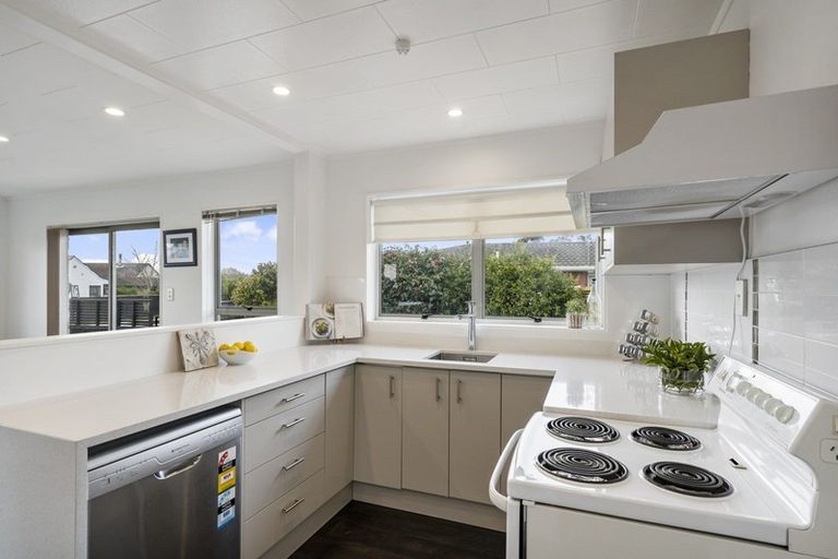 Photo of property in 70a Eatwell Avenue, Paraparaumu Beach, Paraparaumu, 5032