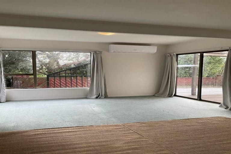 Photo of property in 14 Curacao Place, Grenada Village, Wellington, 6037