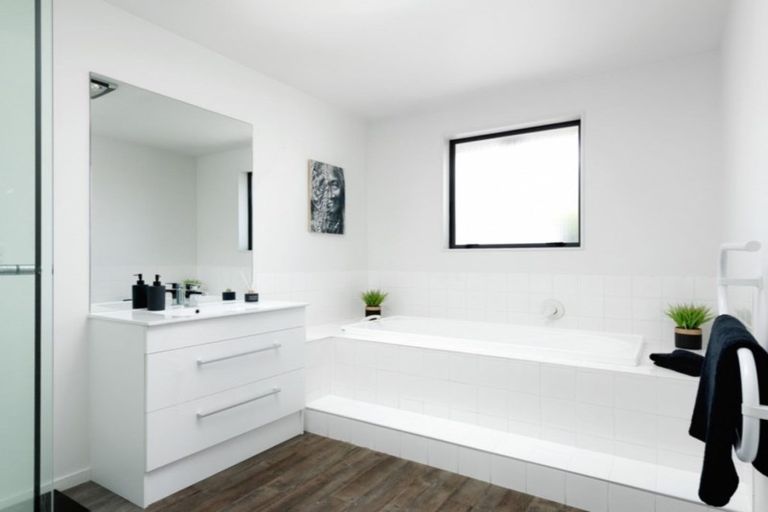 Photo of property in 34 Westhaven Place, Redwoodtown, Blenheim, 7201