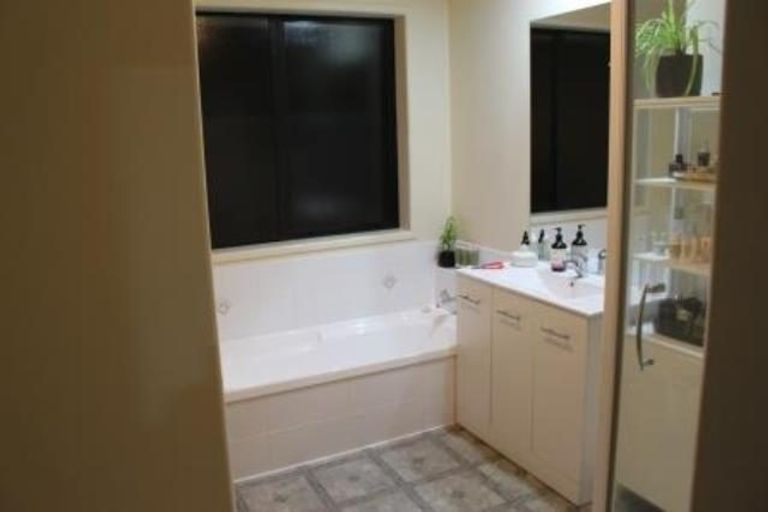 Photo of property in 718 Gloucester Road, Papamoa Beach, Papamoa, 3118