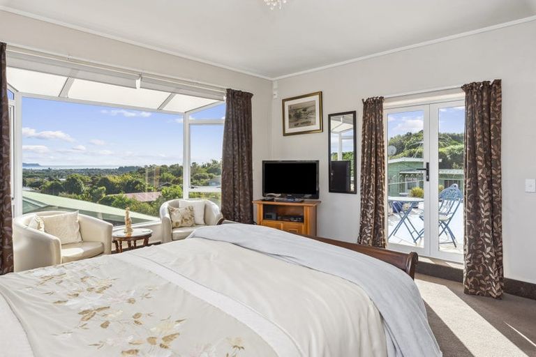 Photo of property in 49 Kakariki Grove, Waikanae, 5036