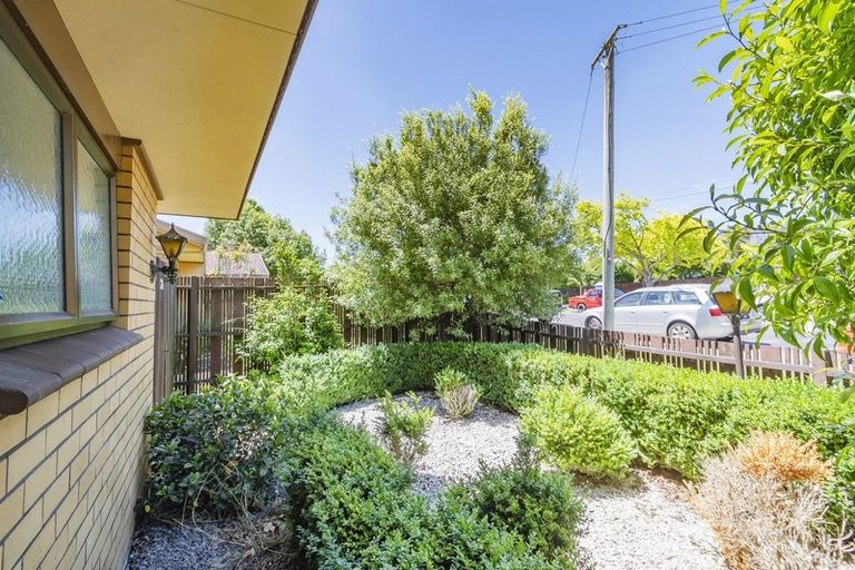 Photo of property in 2/19 South Street, Papakura, 2110