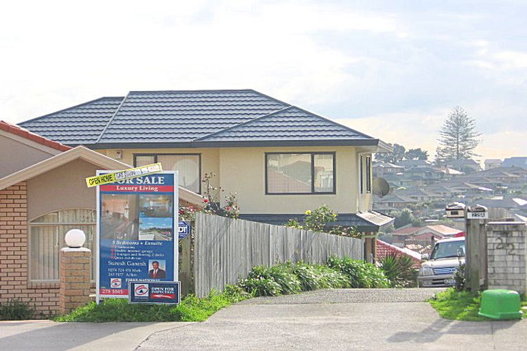 Photo of property in 20 Pelargonium Terrace, Goodwood Heights, Auckland, 2105