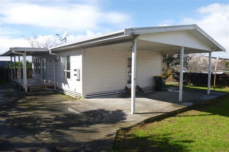Photo of property in 2 Fields Road, Manurewa, Auckland, 2102