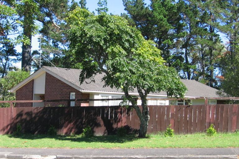 Photo of property in 63 Oreil Avenue, West Harbour, Auckland, 0618