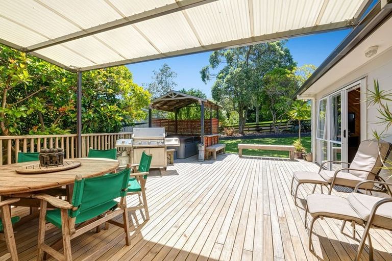 Photo of property in 28 Gilshennan Valley, Red Beach, 0932