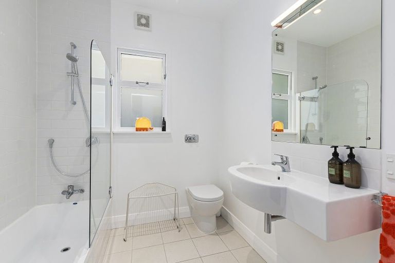 Photo of property in 12 Butt Street, Brooklyn, Wellington, 6021