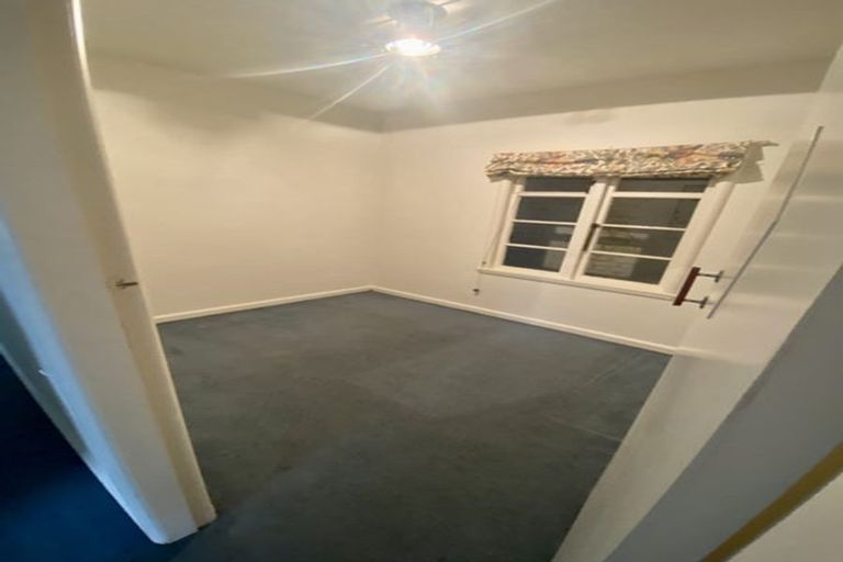 Photo of property in 182 Oriental Parade, Oriental Bay, Wellington, 6011