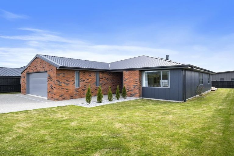 Photo of property in 147 Wingatui Road, Mosgiel, 9024