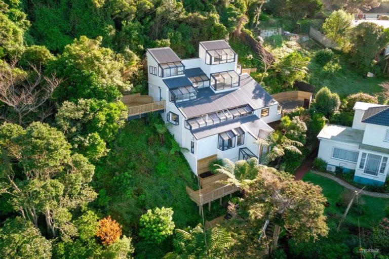 Photo of property in 33 Homebush Road, Khandallah, Wellington, 6035