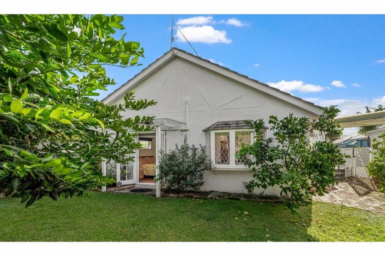 Photo of property in 2/23 Cecil Road, Milford, Auckland, 0620