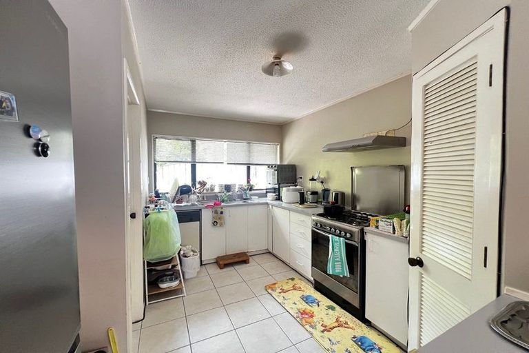 Photo of property in 3/20a Lavery Place, Sunnynook, Auckland, 0632