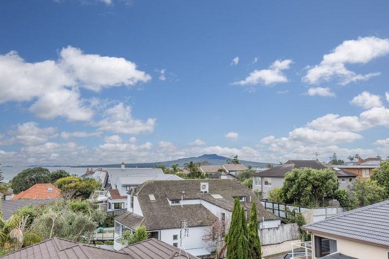 Photo of property in 386 Lake Road, Takapuna, Auckland, 0622