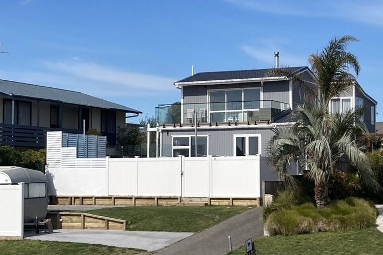 Photo of property in 996 Papamoa Beach Road, Papamoa Beach, Papamoa, 3118