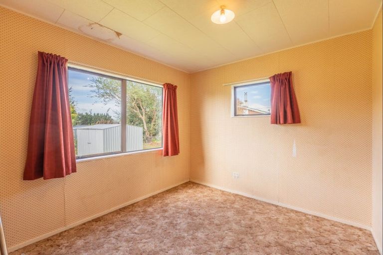 Photo of property in 14 Lake Street, Takapau, 4203