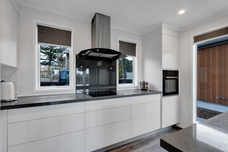 Photo of property in 4 Kakariki Lane, Waiwhakaiho, New Plymouth, 4312