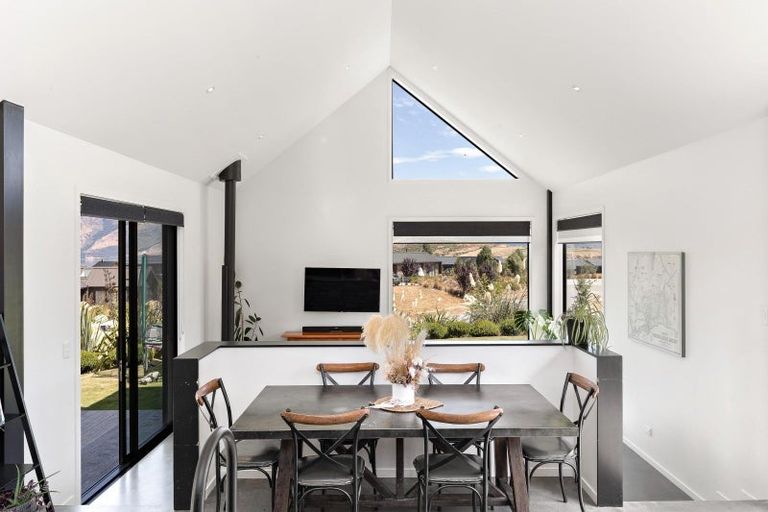 Photo of property in 13 Hackett Road, Jacks Point, Queenstown, 9371