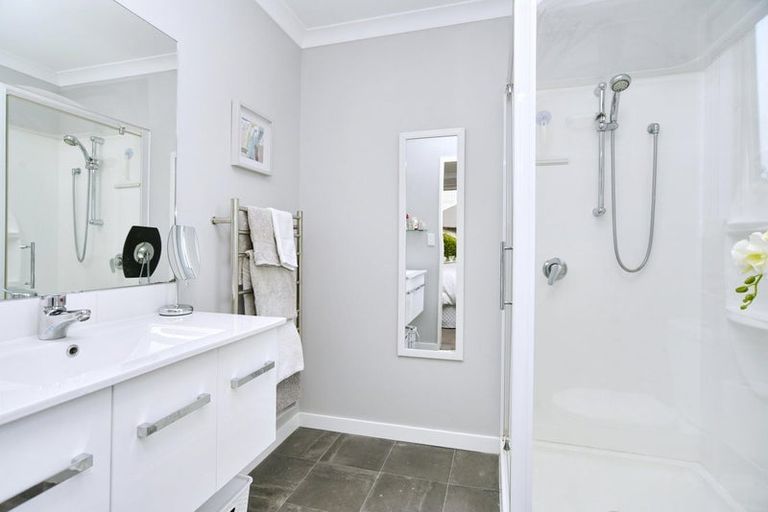 Photo of property in 26 Pounamu Place, Pegasus, 7612