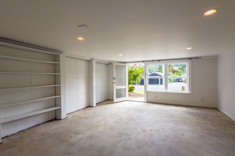 Photo of property in 40 Jocelyn Crescent, Pinehaven, Upper Hutt, 5019