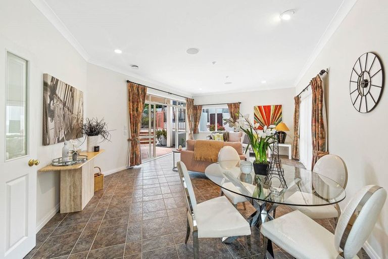 Photo of property in 56 Manor Park, Sunnyhills, Auckland, 2010