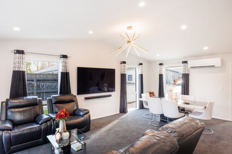 Photo of property in 9 Ivy Lane, Kelvin Grove, Palmerston North, 4414