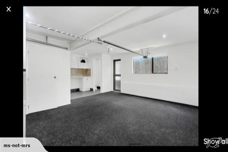 Photo of property in 2/17 Oliver Street, Point Chevalier, Auckland, 1022