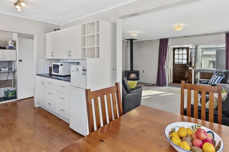 Photo of property in 5 Bird Grove, Stokes Valley, Lower Hutt, 5019