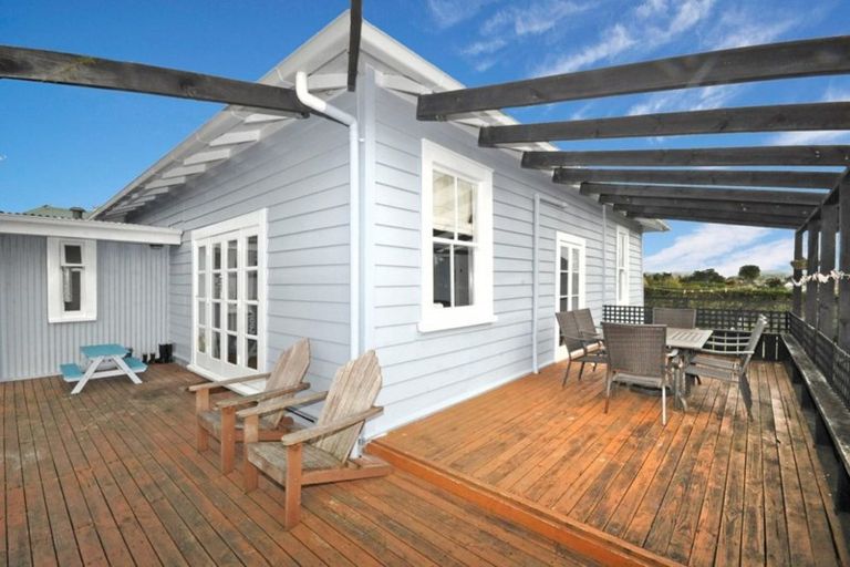 Photo of property in 23 View Road, Waiuku, 2123