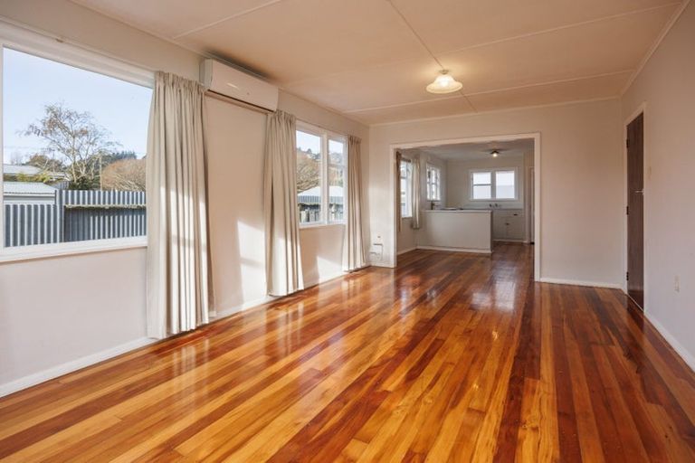 Photo of property in 6 Golf Road, Manor Park, Lower Hutt, 5019