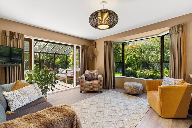 Photo of property in 22a Crosdale Place, Burnside, Christchurch, 8042