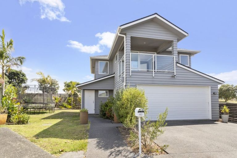 Photo of property in 45 Maylee Crescent, Gulf Harbour, Whangaparaoa, 0930